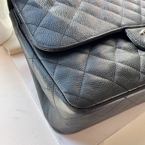 Chanel Caviar Classic Jumbo Double Flap Bag - Picture 4 of 10